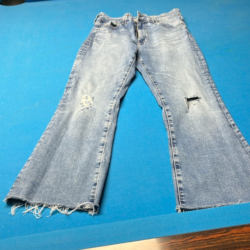 AG lightly worn kick flare capri